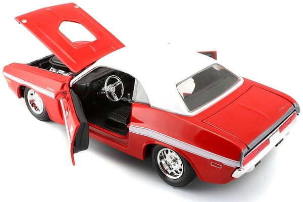 Miniatura Carro 1970 Dodge Challenger Rt Coupe 1/24 Special Edition Vermelho Maisto 31263